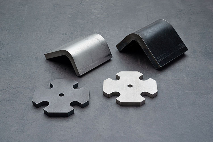 (左上から時計回りに)SUS304(No.1)12mm、SS400 16mm、SUS304 (No.1)9mm、SS400 10mm